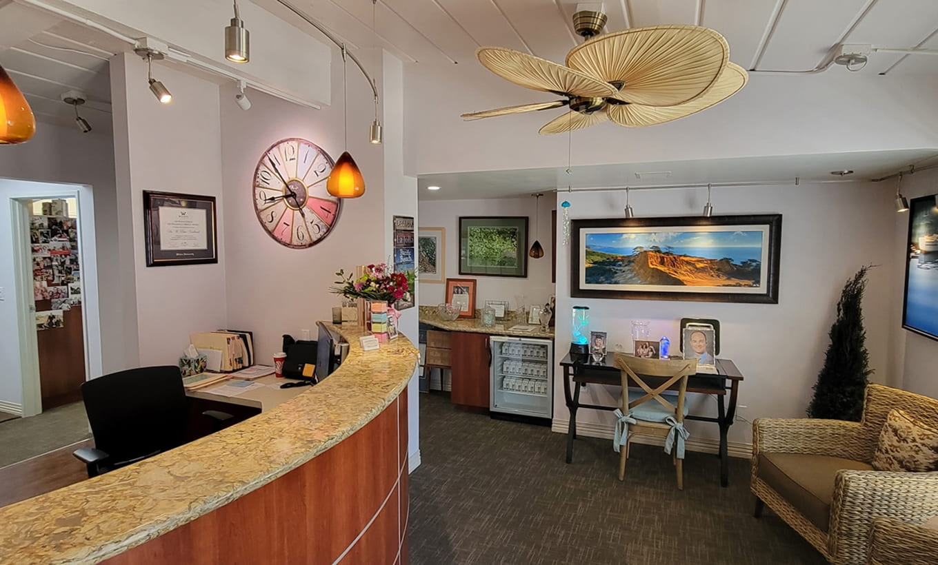 Top periodontist near me in San Diego waiting area